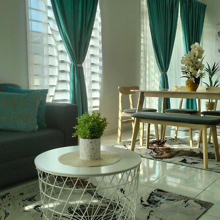 D'Sara Homestay Fully Furnished 3 Bedrooms All Aircond 2 Miles Centre Chukai Екстериор снимка