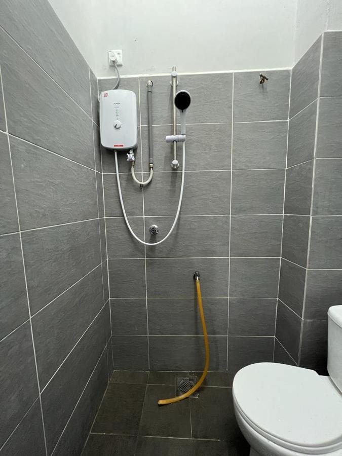 D'Sara Homestay Fully Furnished 3 Bedrooms All Aircond 2 Miles Centre Chukai Екстериор снимка