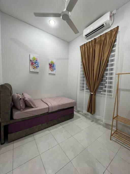 D'Sara Homestay Fully Furnished 3 Bedrooms All Aircond 2 Miles Centre Chukai Екстериор снимка