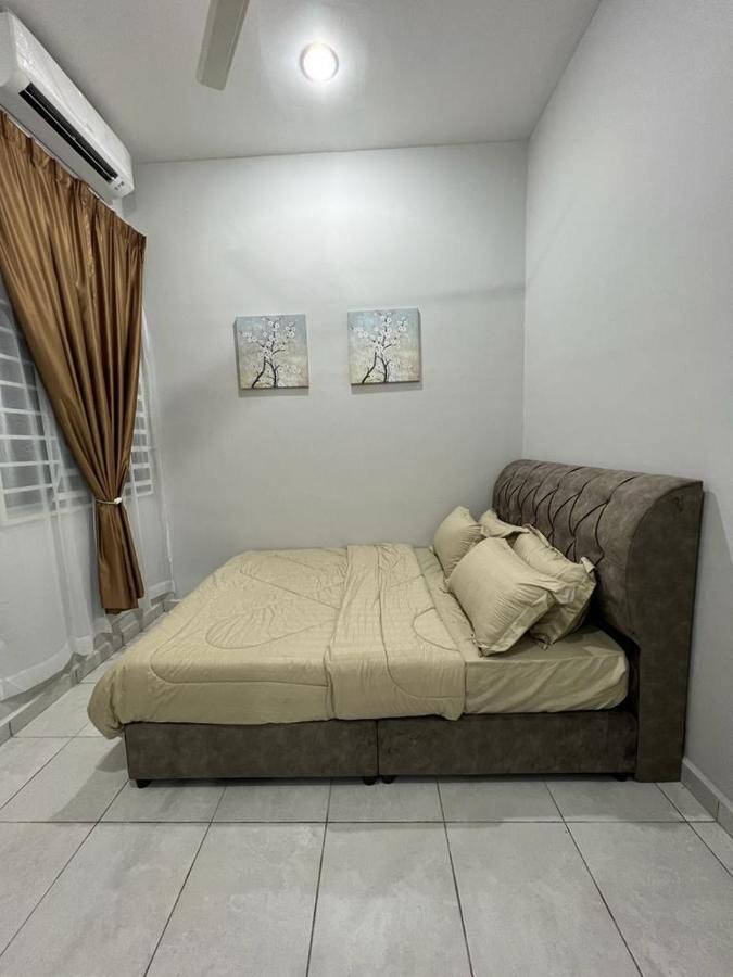 D'Sara Homestay Fully Furnished 3 Bedrooms All Aircond 2 Miles Centre Chukai Екстериор снимка