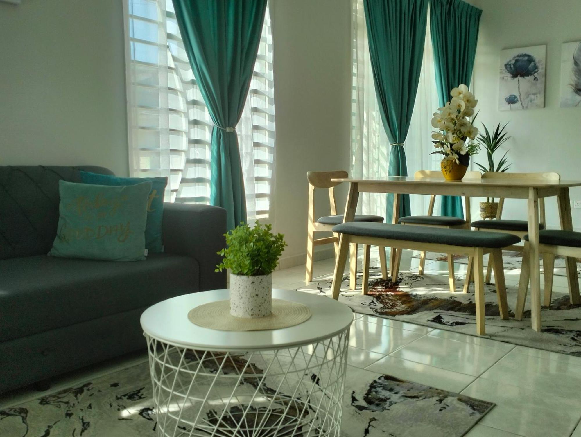 D'Sara Homestay Fully Furnished 3 Bedrooms All Aircond 2 Miles Centre Chukai Екстериор снимка